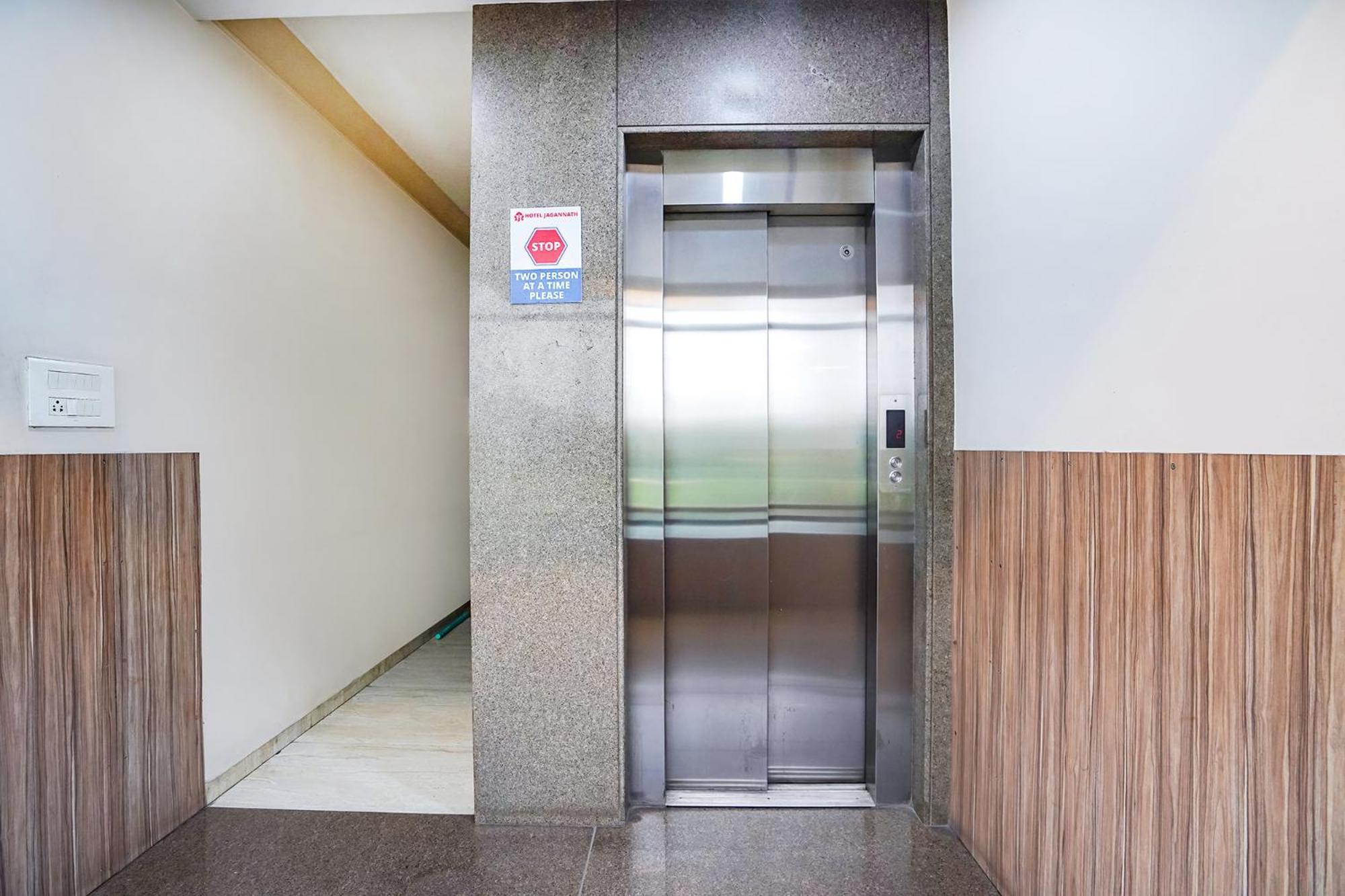 Fabhotel Jagannath - Nr Platinum Hospital, Sitabuldi Nagpur Zewnętrze zdjęcie